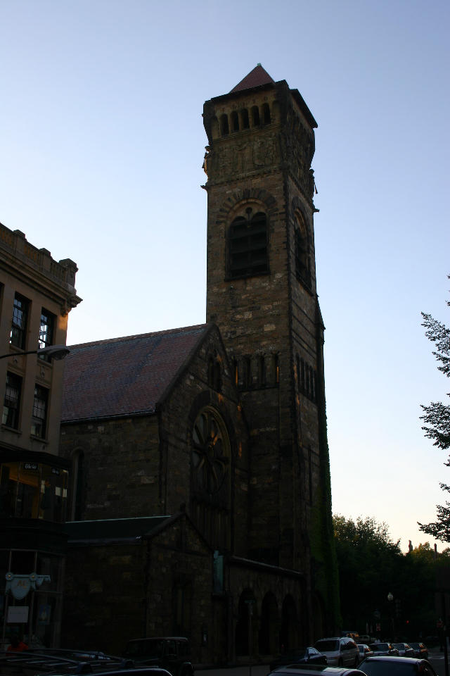 ../pictures/Burned_church2.jpg