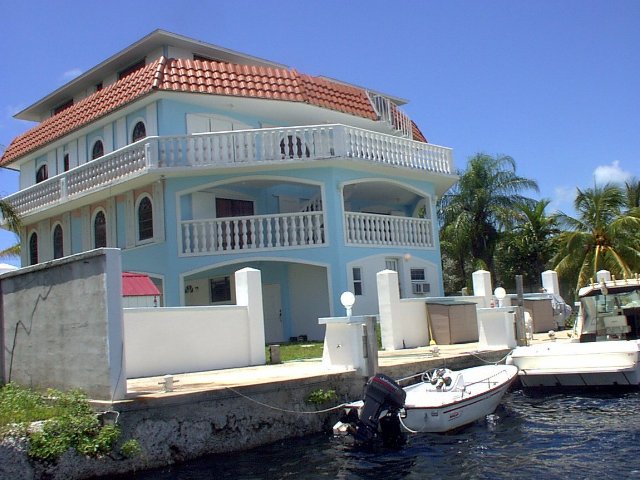 ../pictures/the_canal2.jpg