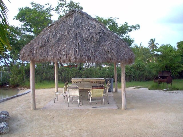 ../pictures/tiki_hut.jpg