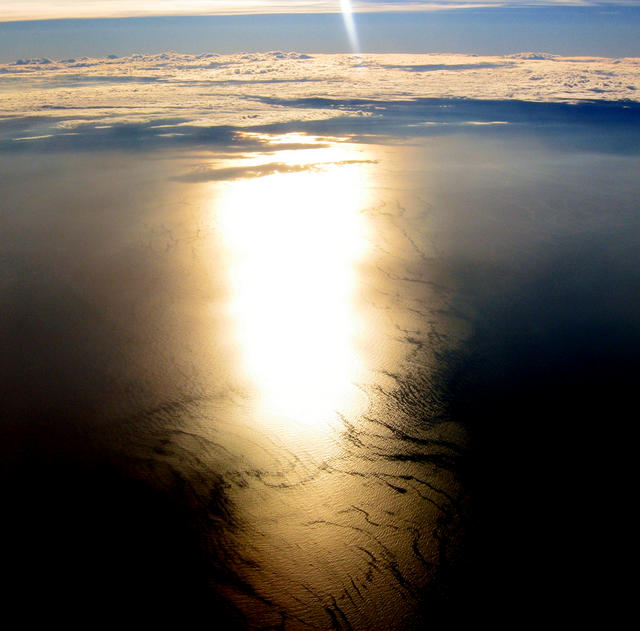 ../pictures/airplane_shots10.jpg