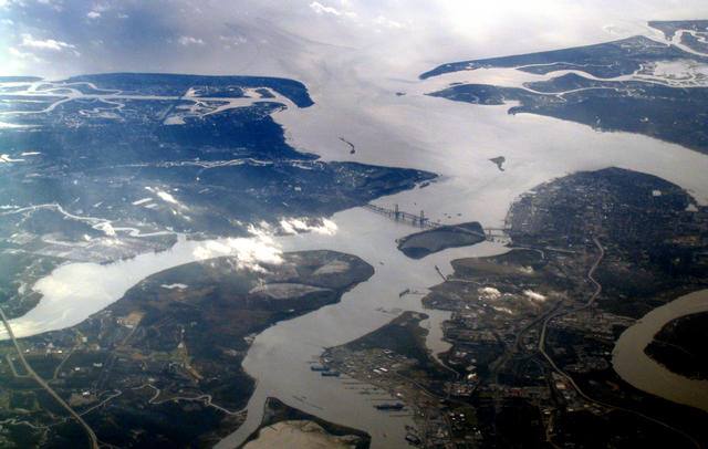 ../pictures/airplane_shots7.jpg