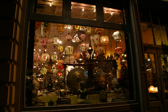 ../pictures/NYC_by_night19.jpg
