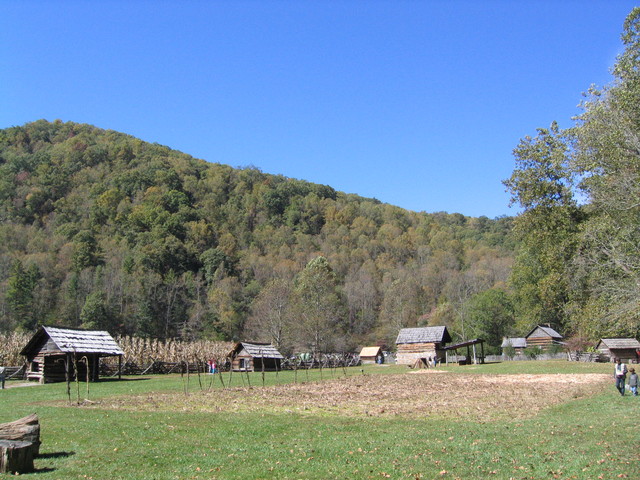 ../pictures/Oconaluftee_village7.jpg